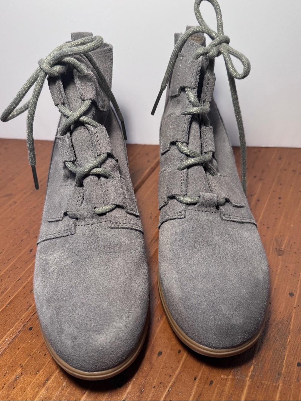 SOREL Evie Lace Suede Lace Up Wedge Bootie / Boot - Women's Size 8 - Gray